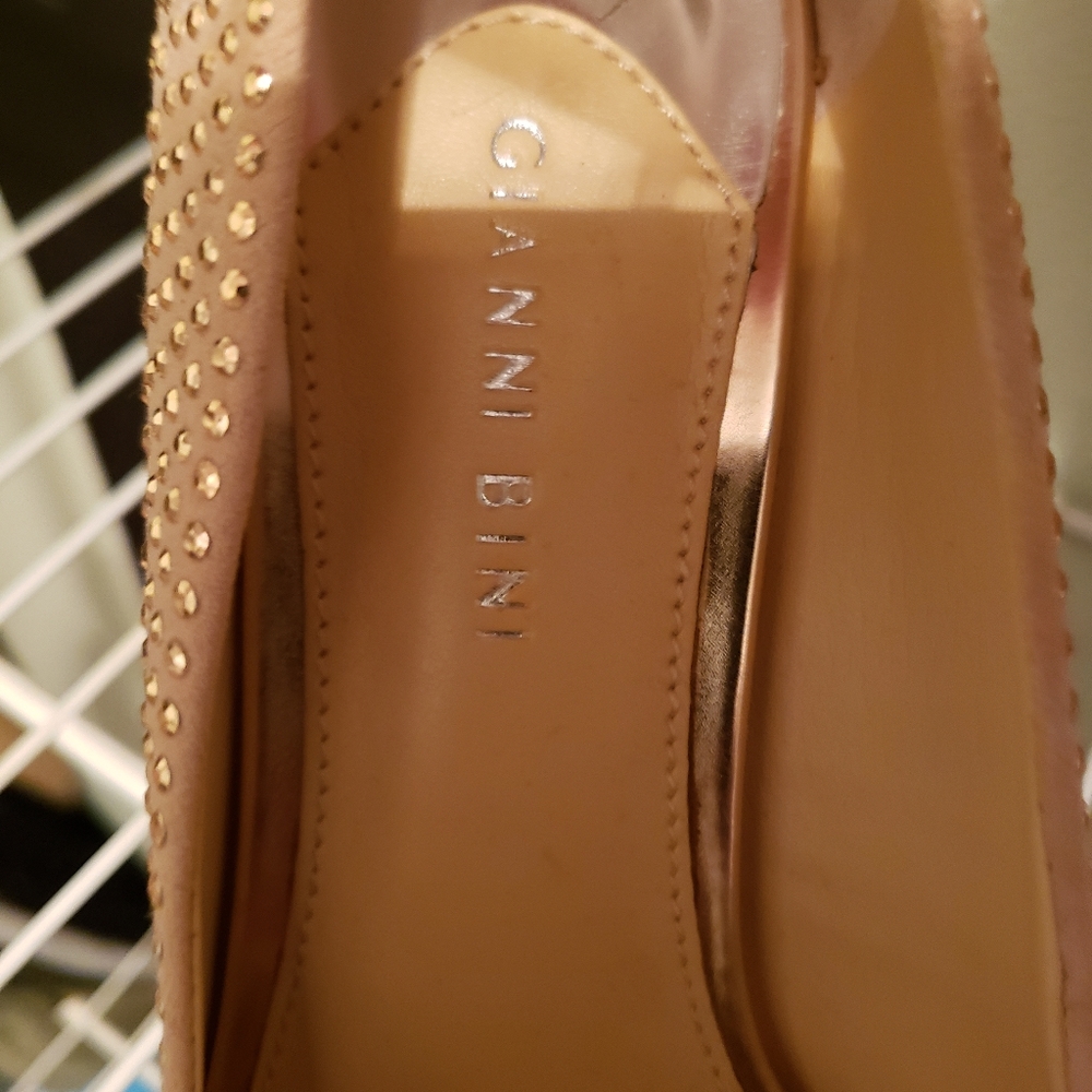 Shoes - Picture 4 of 8